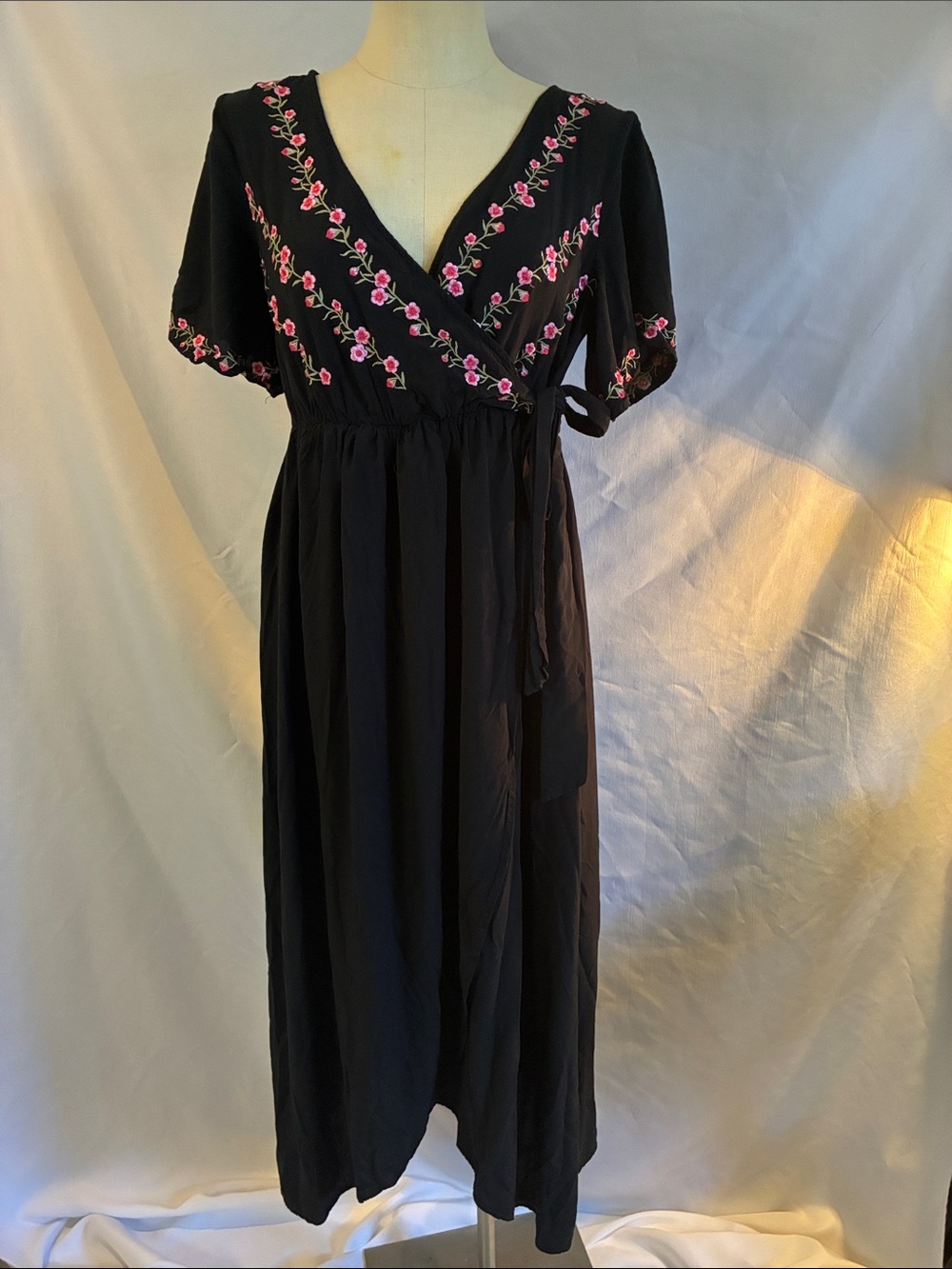 Black embroidered V-Neck faux wrap dress with pink floral detail short sleeves L
